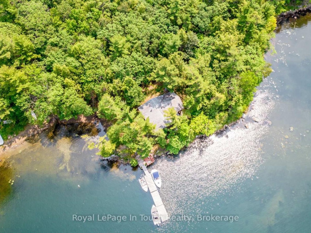 B207-7 WAHSOUNE ISLAND, Georgian Bay