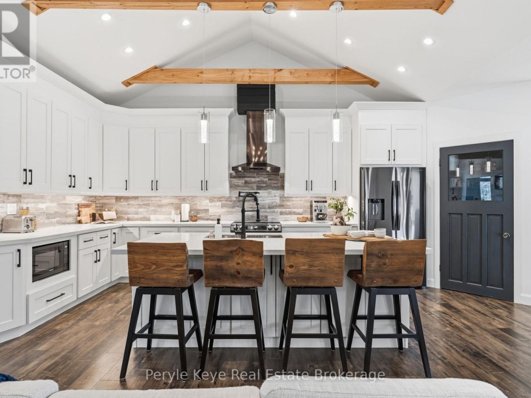 1056 XAVIER STREET, Gravenhurst (Morrison)