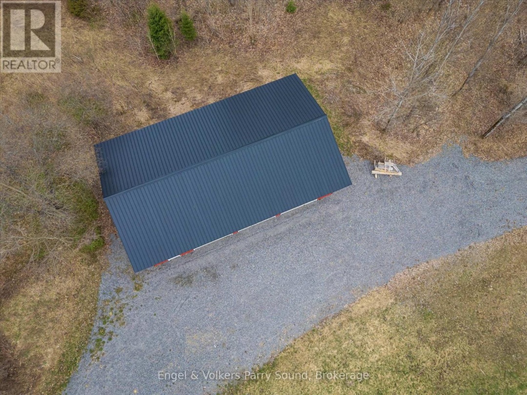 185 LOCH ERNE ROAD, Vowel Lake