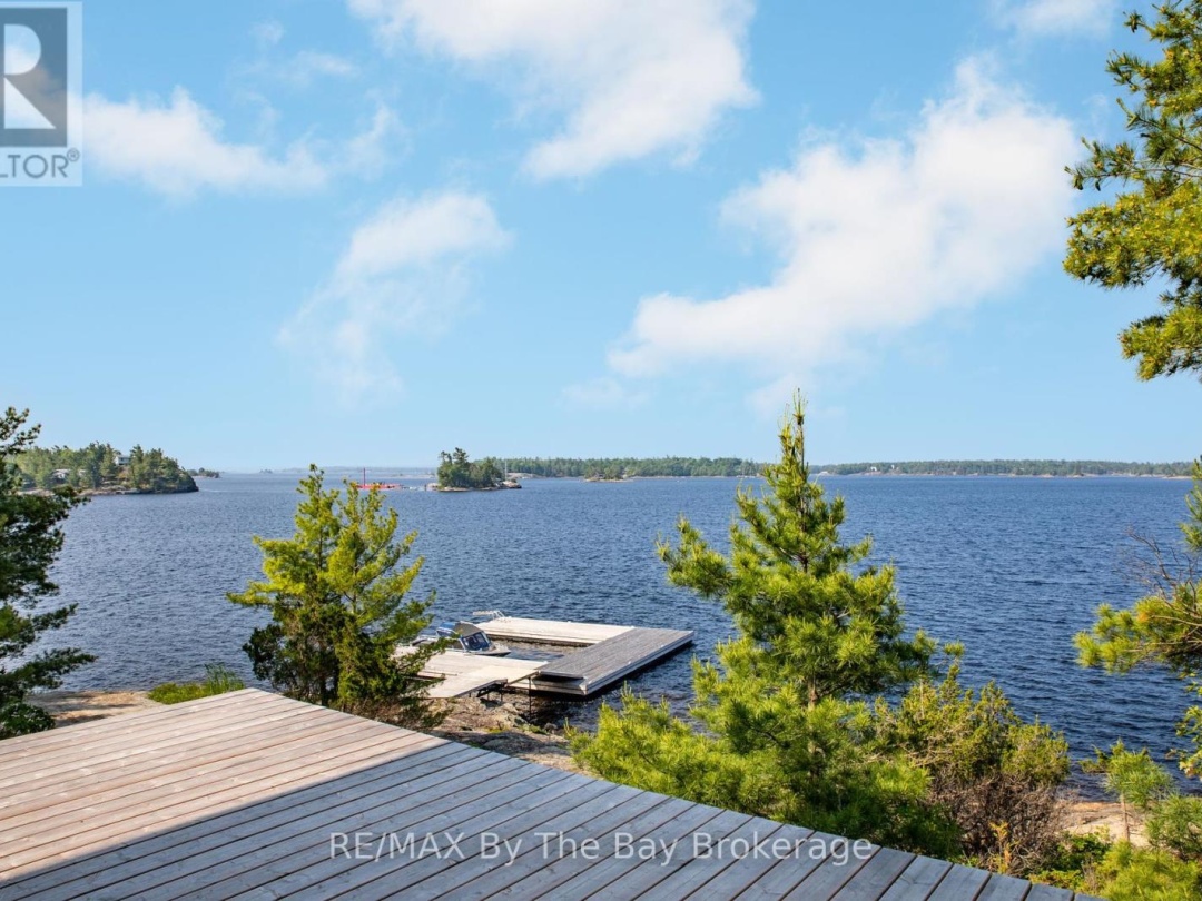 11324 ISLAND 1810/BONE ISLAND, Georgian Bay