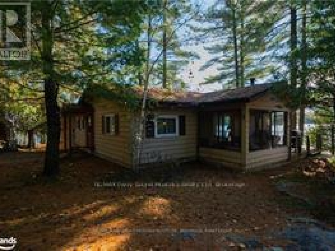 7 & 9 EAST POINT DRIVE, Manitouwabing Lake