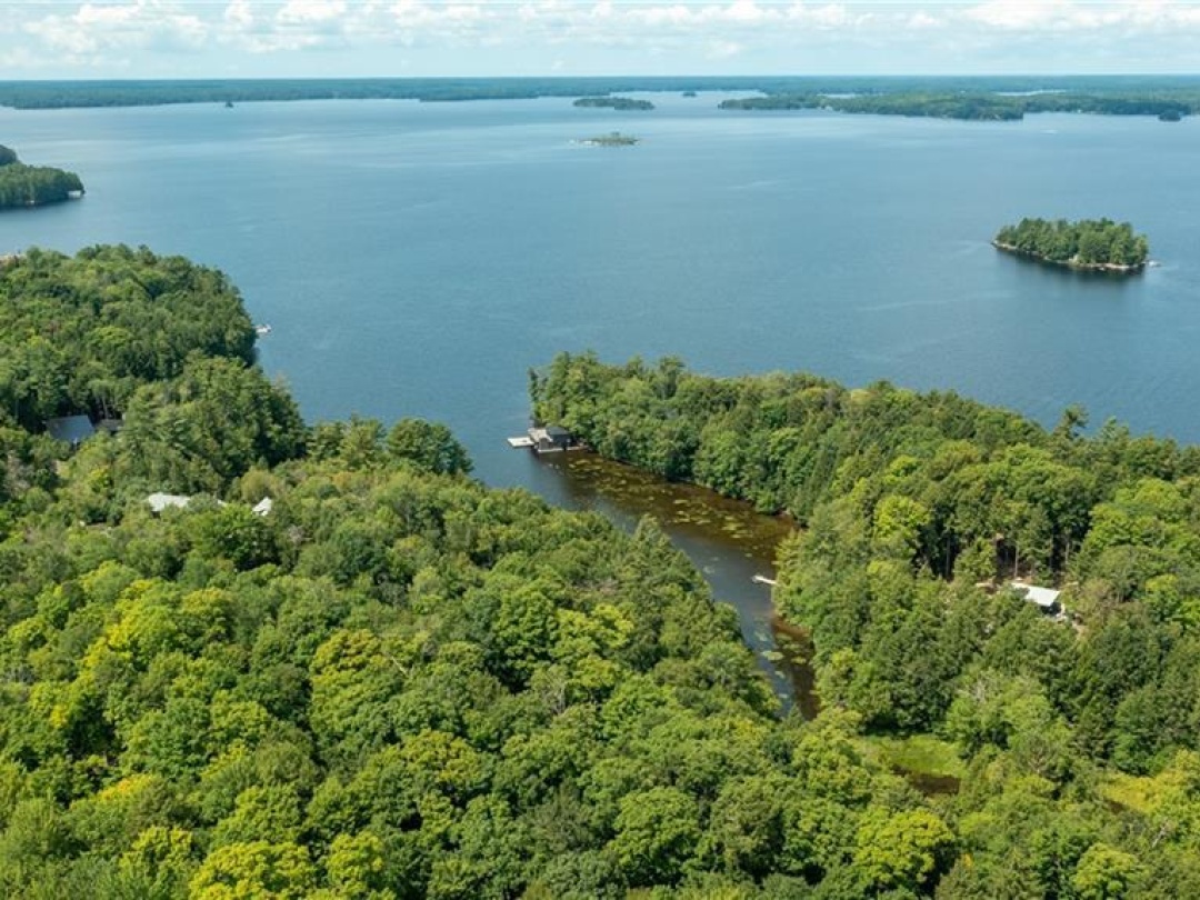 1039 Viewpoint Trail, Lake Muskoka