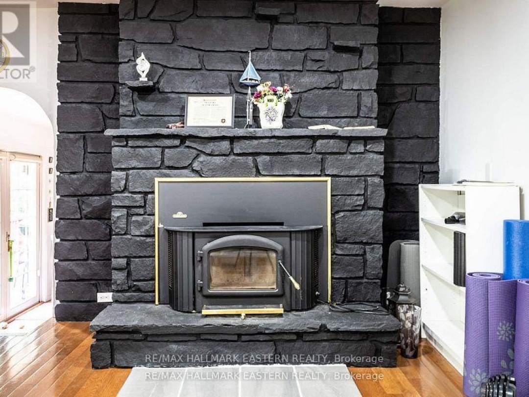 7 JUNIPER ISLE ROAD, Kawartha Lakes (Coboconk)