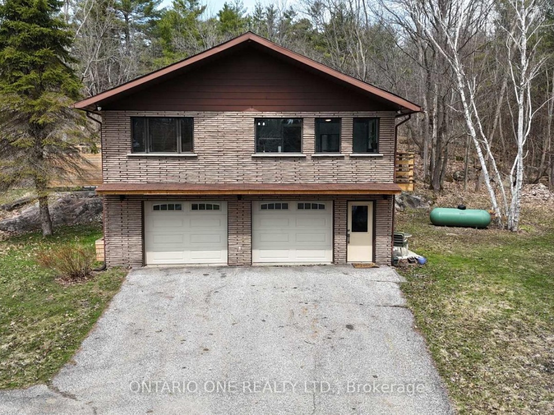 1045 COWBELL LANE, Gravenhurst (Morrison)