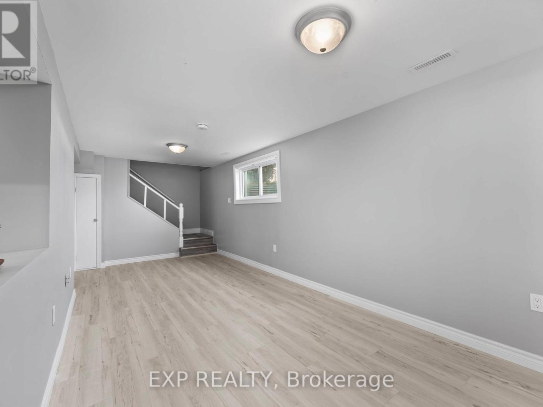 143 WESTMOUNT DRIVE N, 