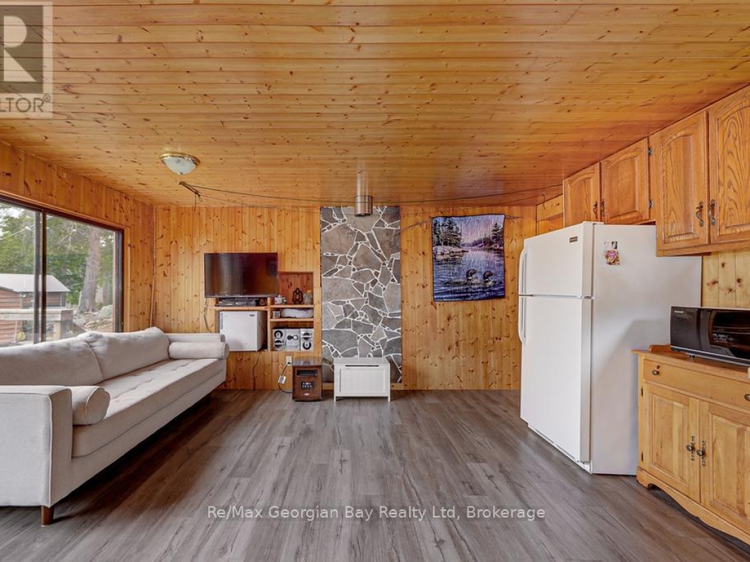15SR405 SEVERN RIVER SHORE, Severn River