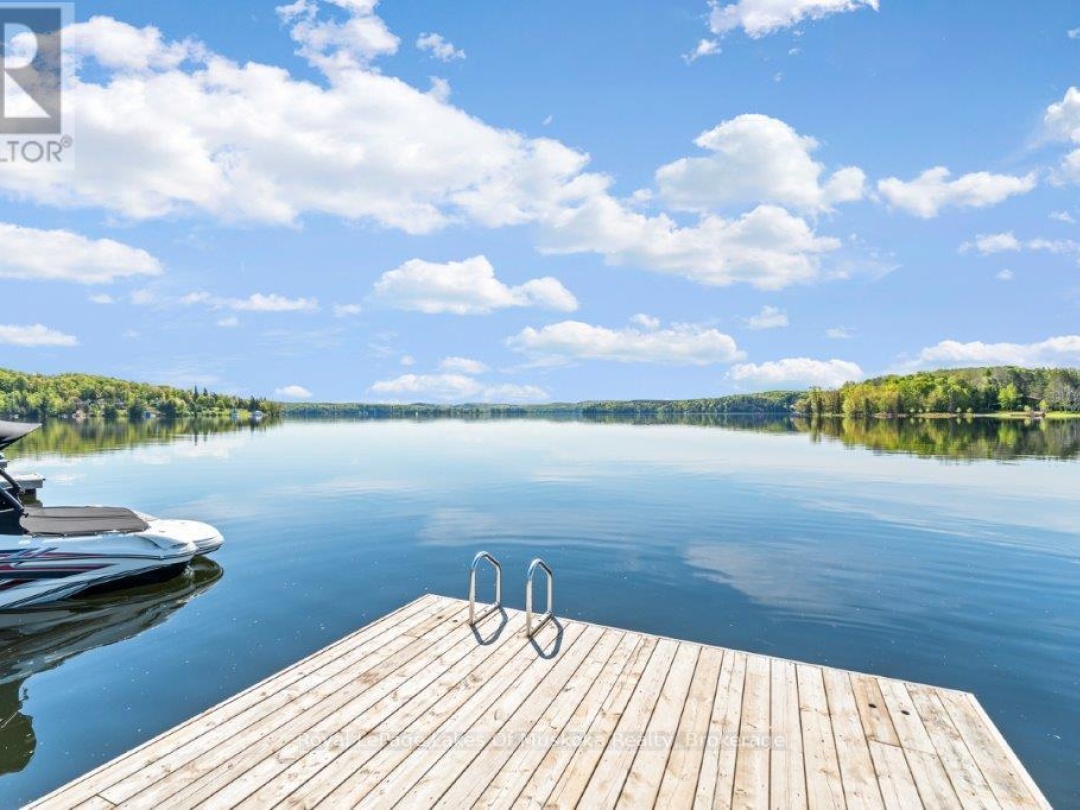 30 TURNER DRIVE, Peninsula Lake