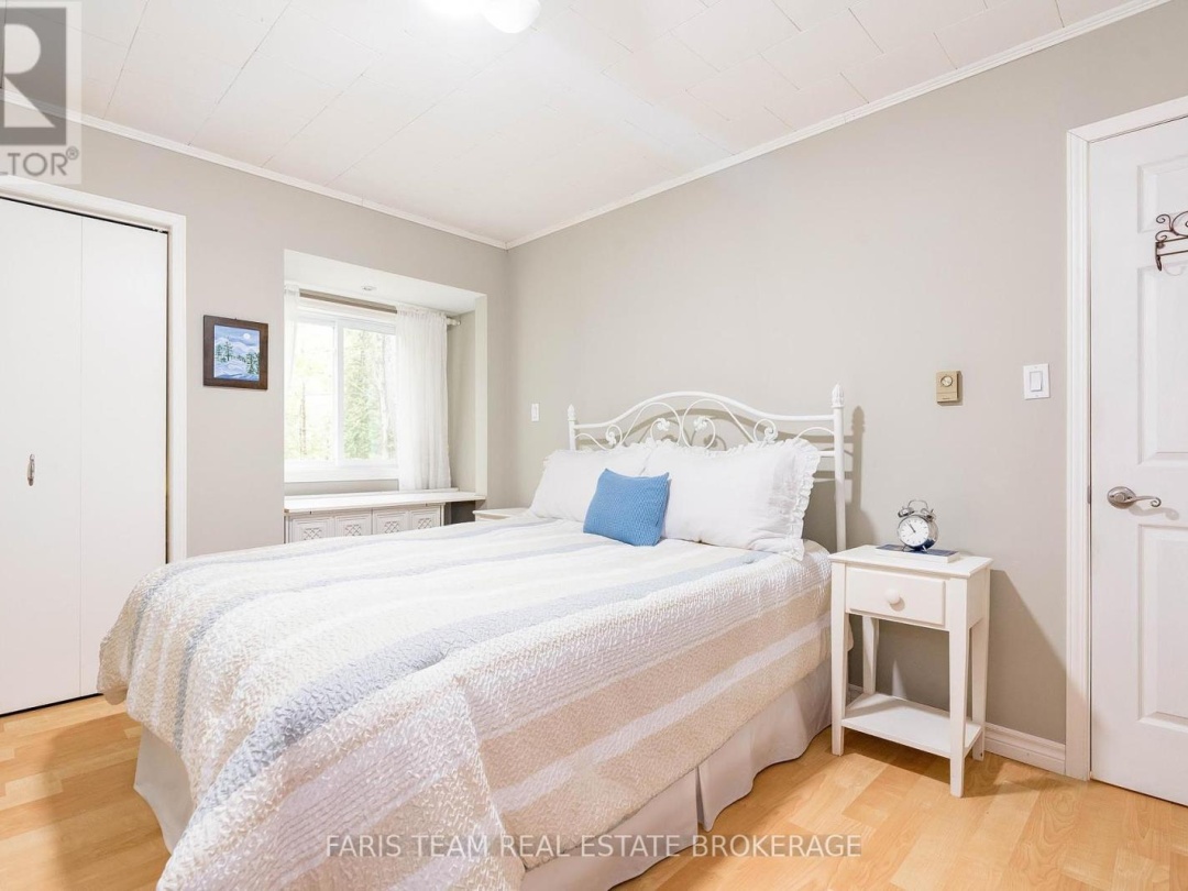 8060 OAKRIDGE DRIVE, 