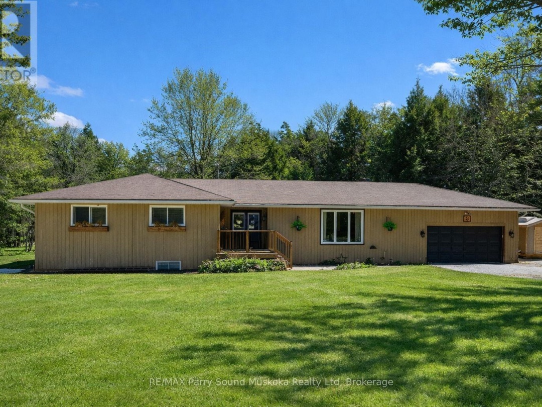 31 LAKE FOREST DRIVE, McDougall