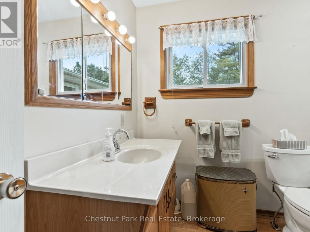 1054 GREEN LAKE ROAD, Gull River