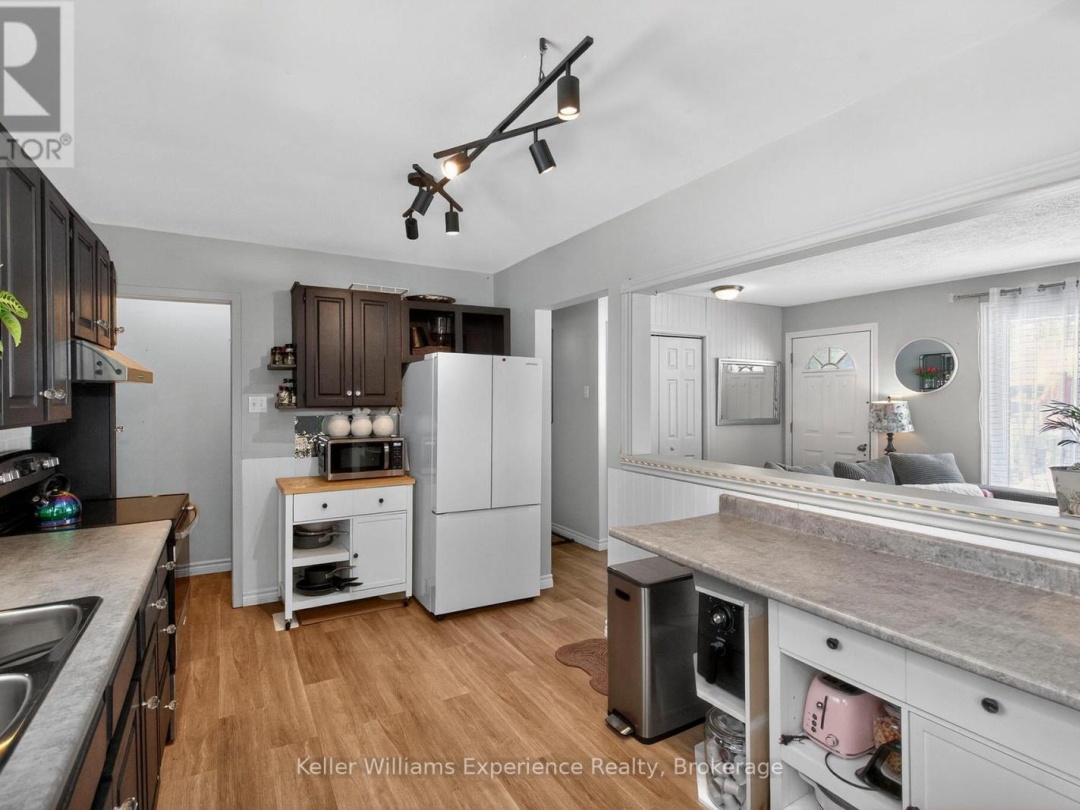 229 MOUNTAIN AVENUE, Tay (Waubaushene)