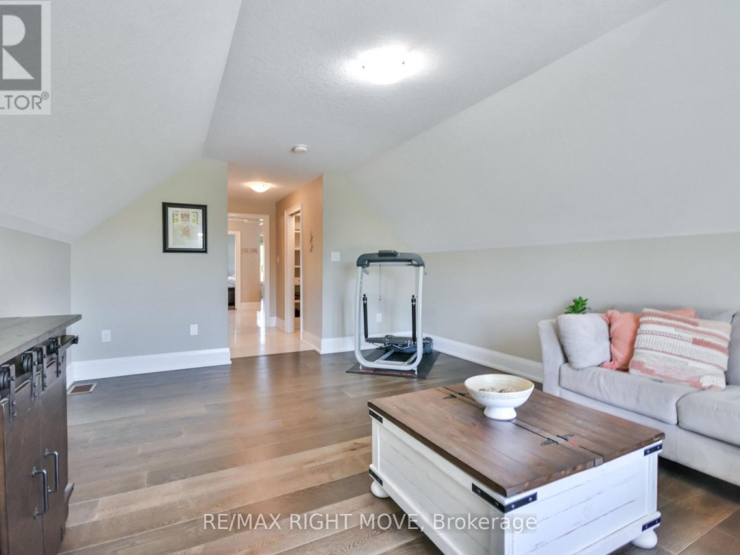 2448 STOCKDALE ROAD, 