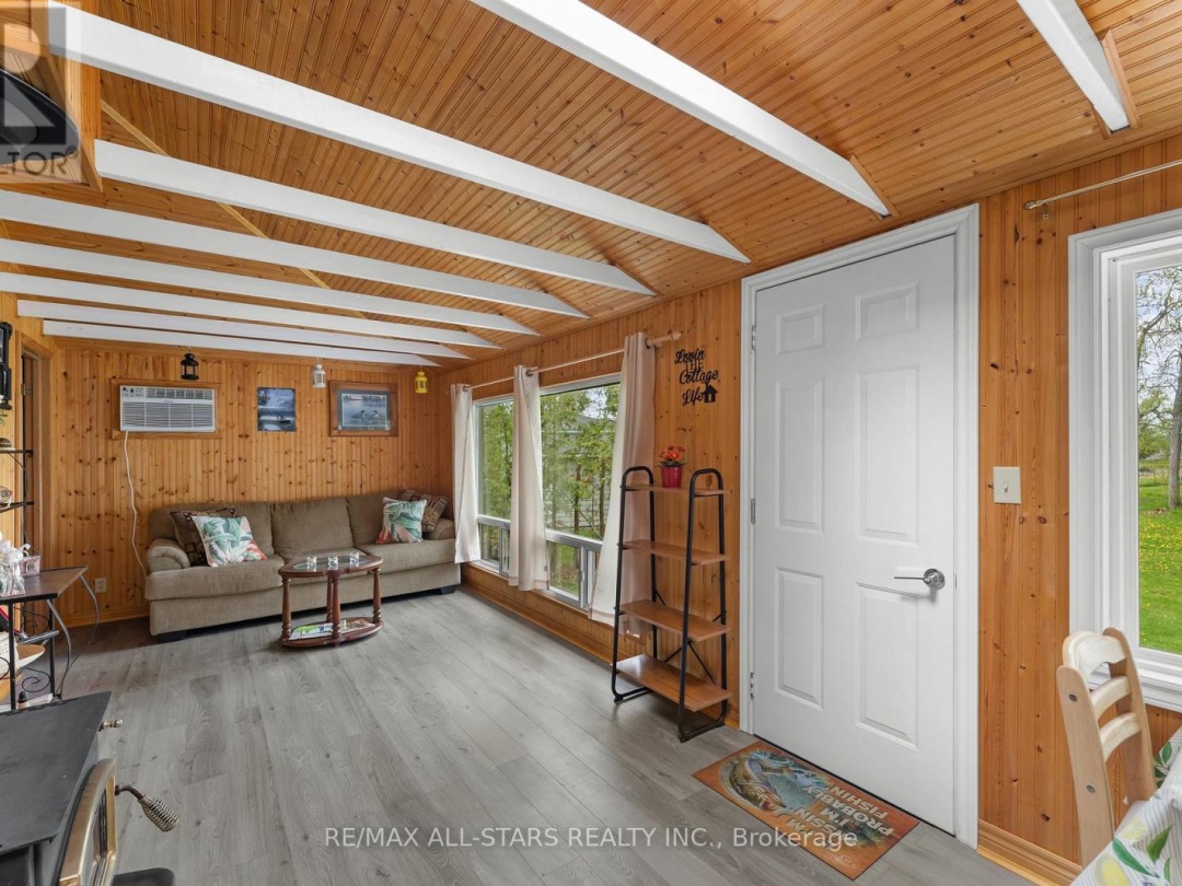 3 REGATTA STREET, Sturgeon Lake