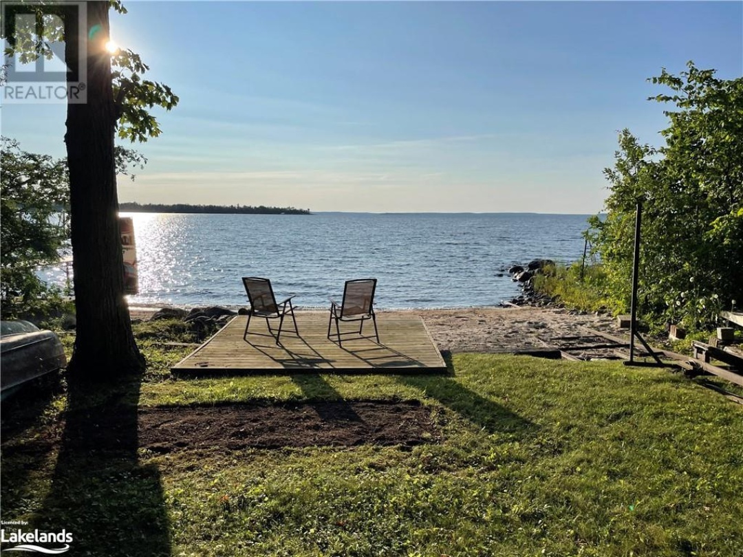 96 Robins Point Road, Georgian Bay