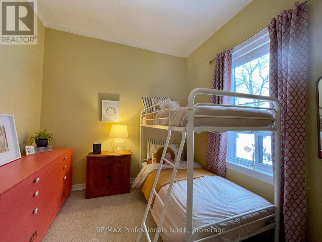 6 DUNCAN ST E STREET, 