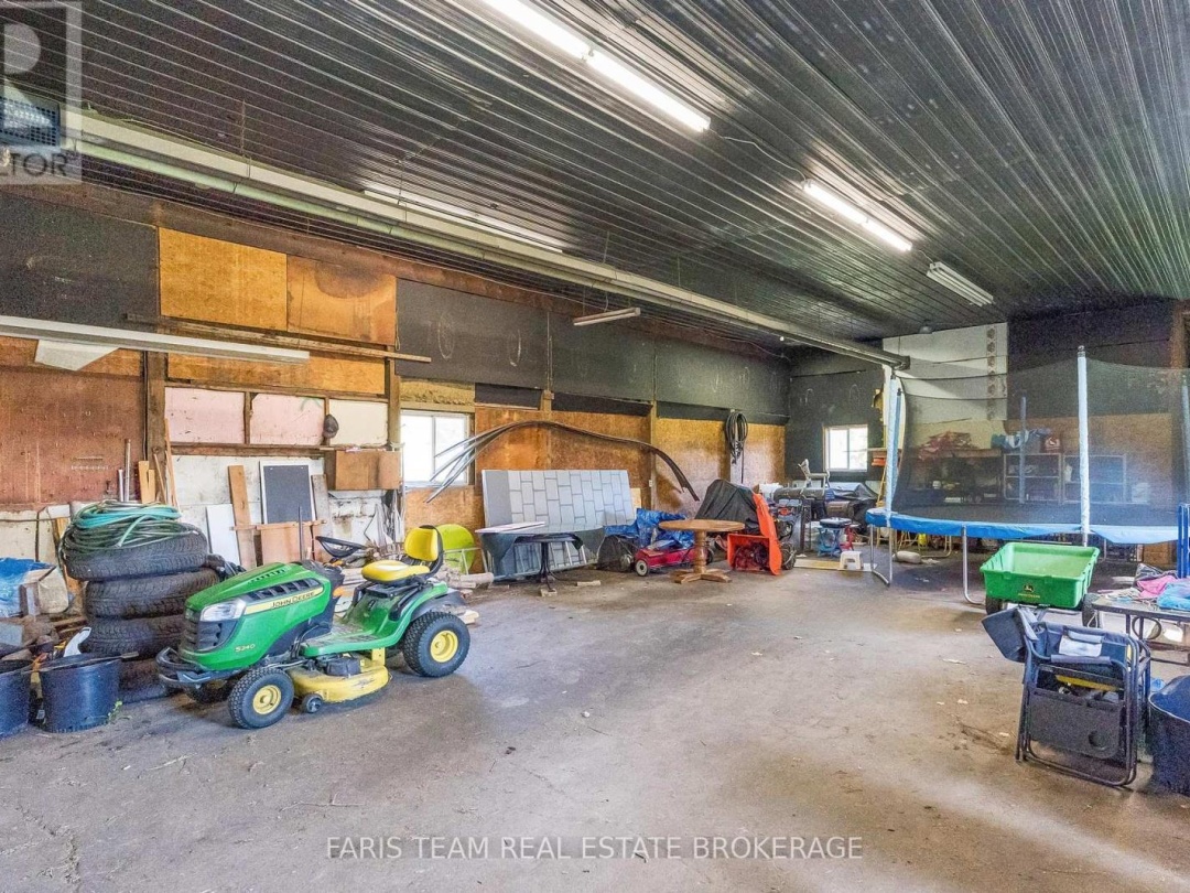 2243 ANDERSON LINE, 