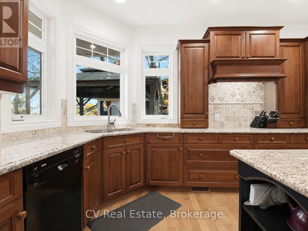 1060 S SUNSET BAY RD, Lake Muskoka