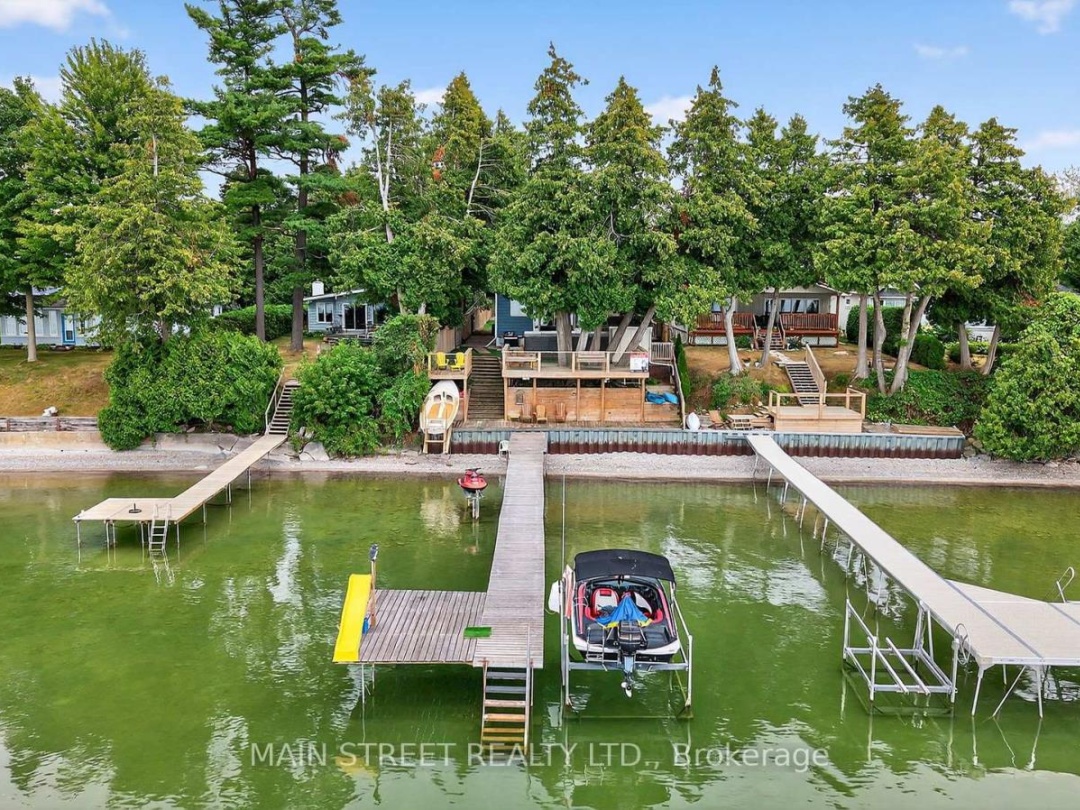 142 CEDAR BEACH ROAD, Lake Simcoe