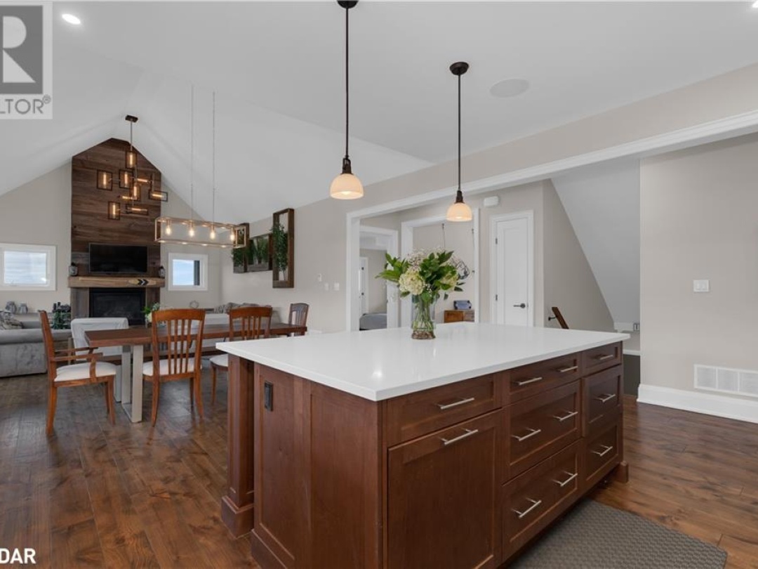 28 THOROUGHBRED Drive, Oro-Medonte
