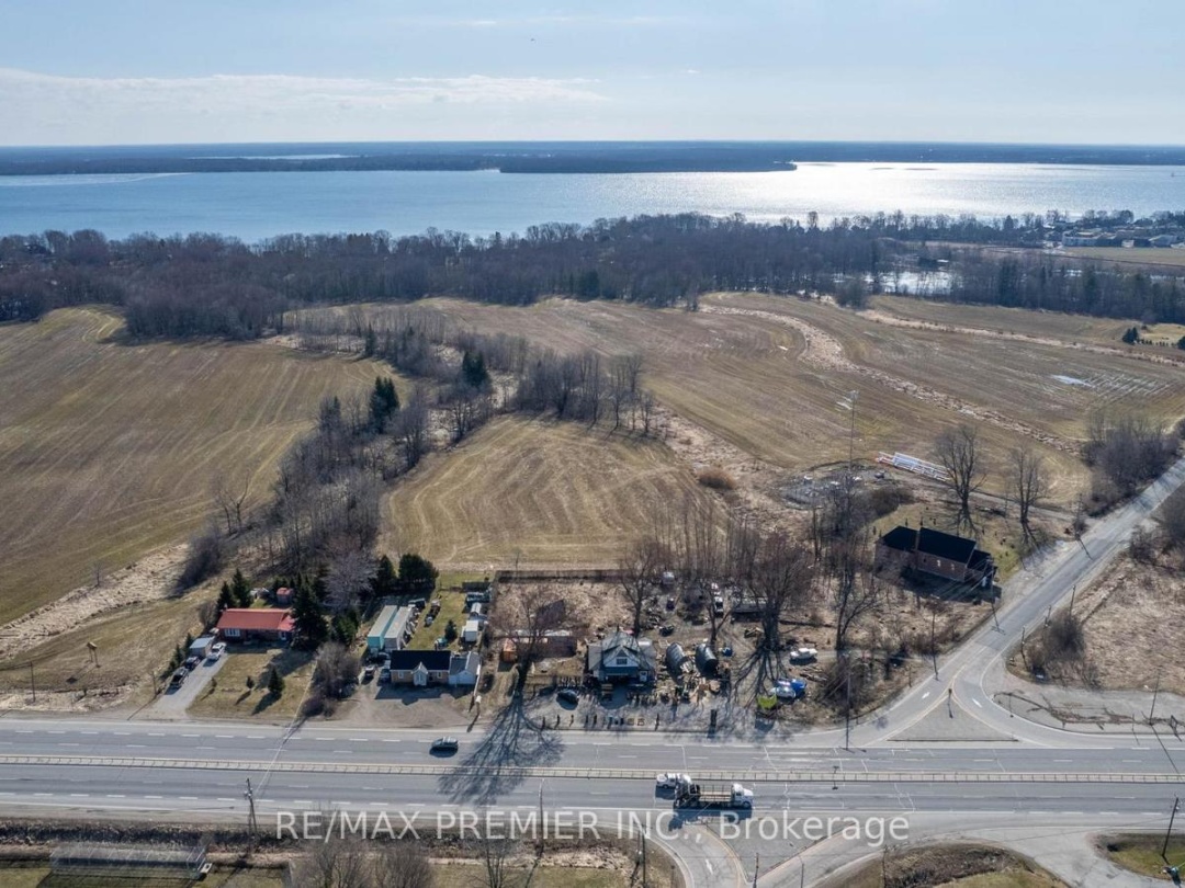 8665 HWY 11, Severn (West Shore)