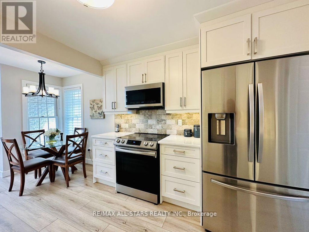 36 RUSSELL HILL ROAD, Kawartha Lakes (Bobcaygeon)