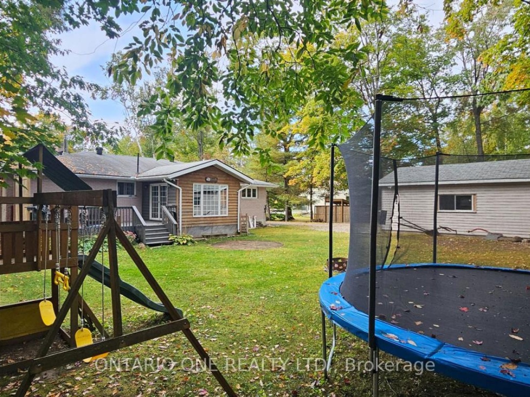 550 MUSKOKA BEACH ROAD, 