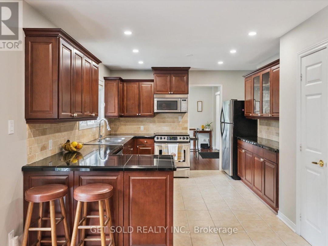 77 SIMCOE ROAD, Lake Simcoe