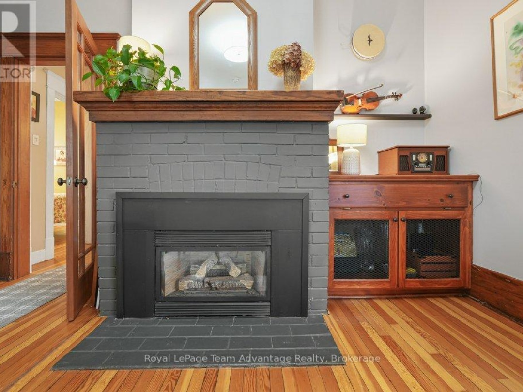3 BELVEDERE AVENUE, Parry Sound