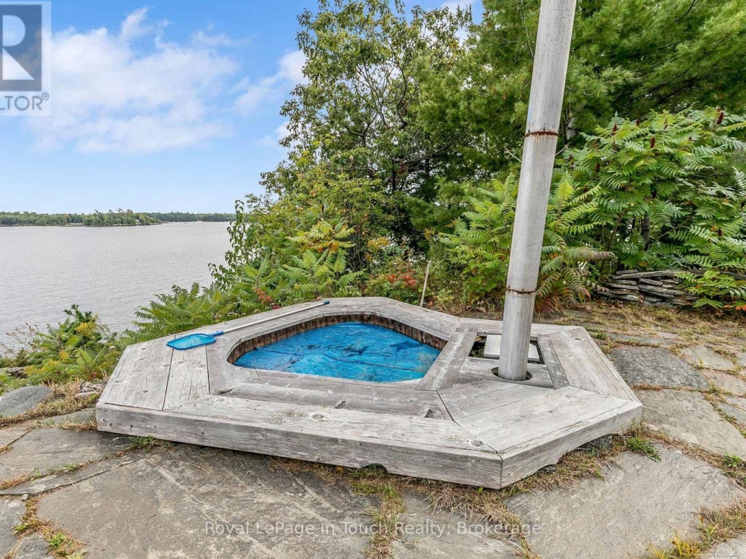 8 B686 DERBYSHIRE, Georgian Bay