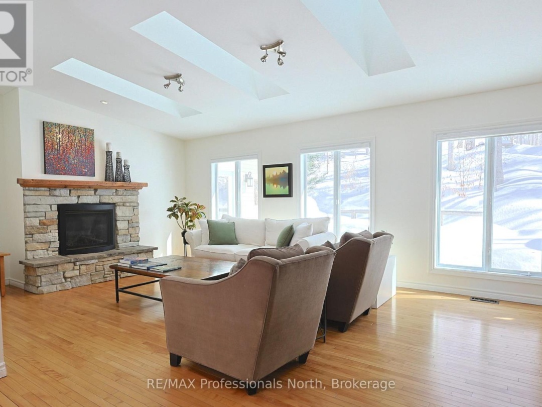 31 DEERFOOT TRAIL, Huntsville (Brunel)