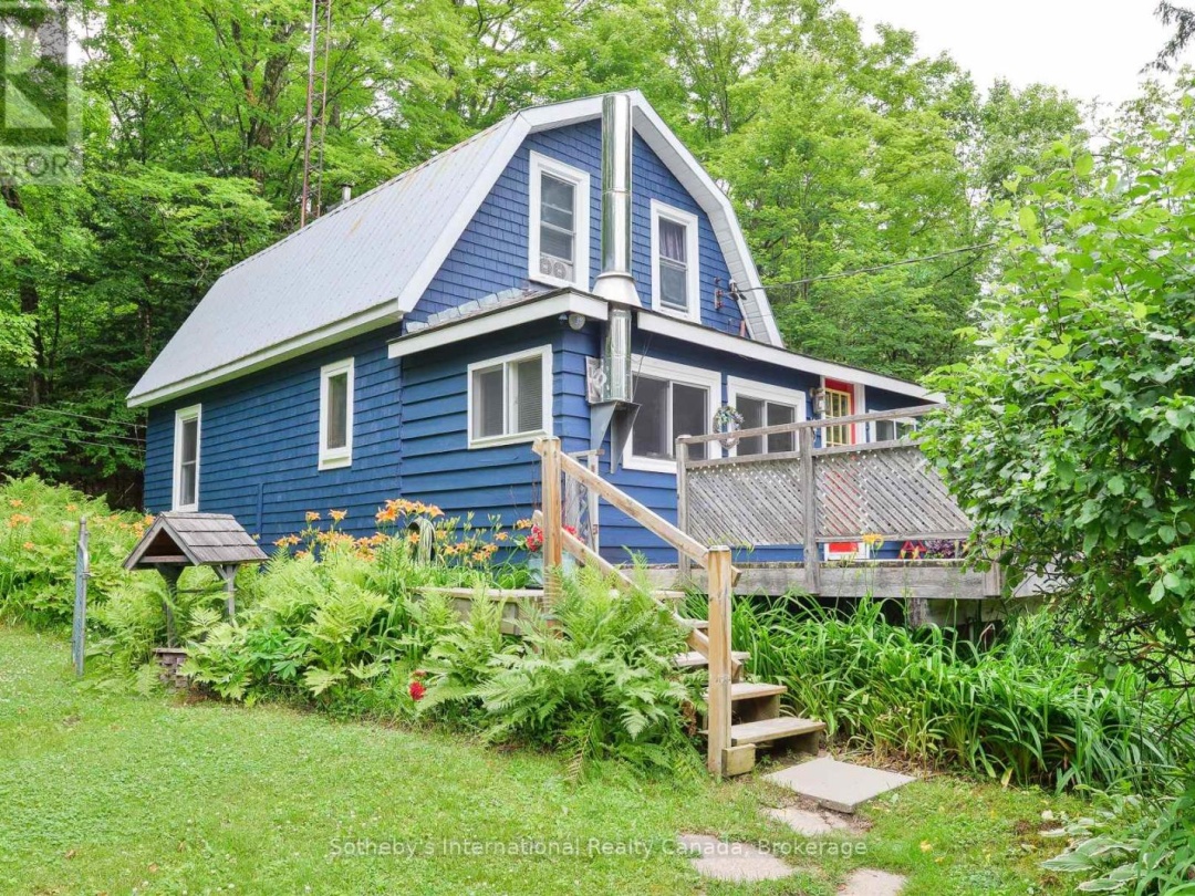 1079 HEWLITT ROAD, 