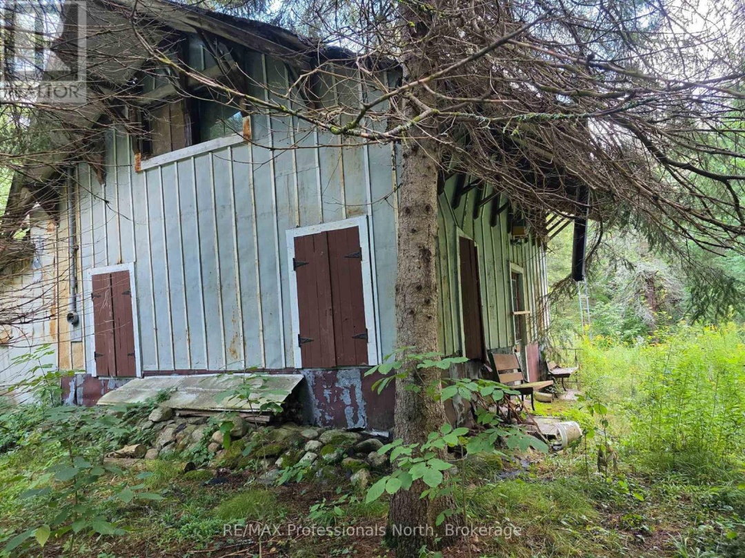 671 LYNX LAKE ROAD, 