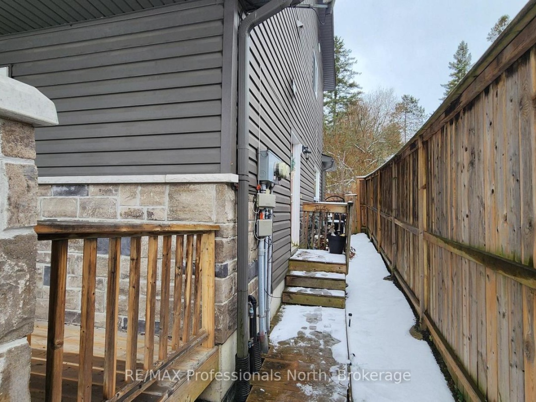 19 DUNCAN STREET E, Huntsville (Chaffey)