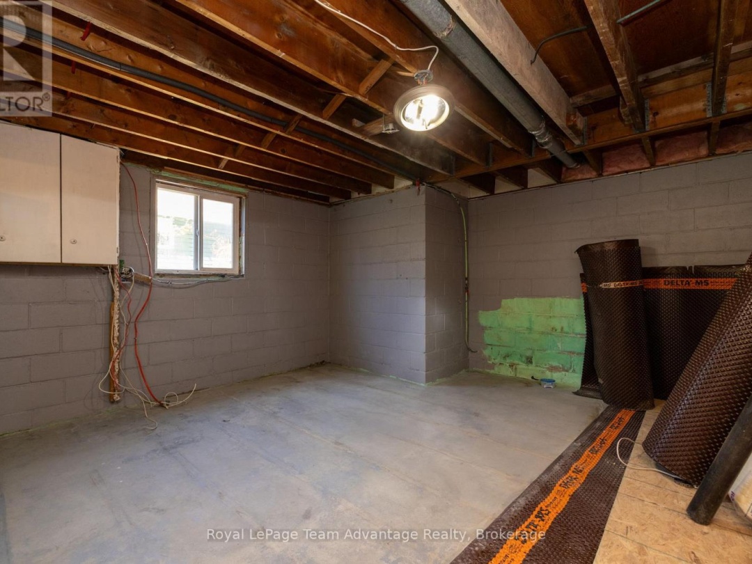 2 MEADOW STREET, Parry Sound