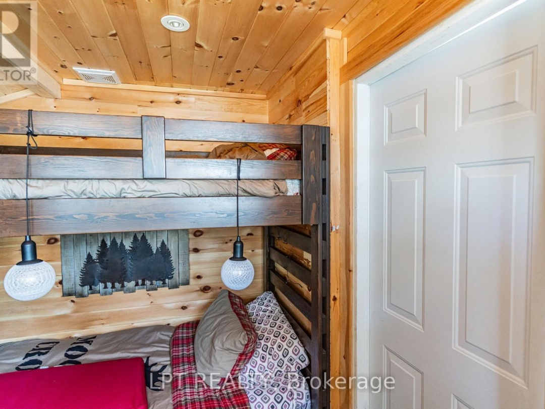 1369 HIPKISS DRIVE, Haliburton Lake