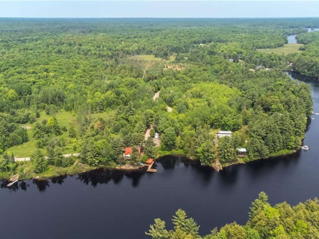 235 LOCH ERNE Road, 