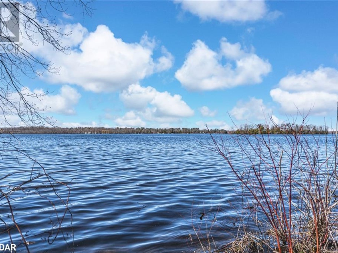 185 AVERY POINT Road, Dalrymple Lake