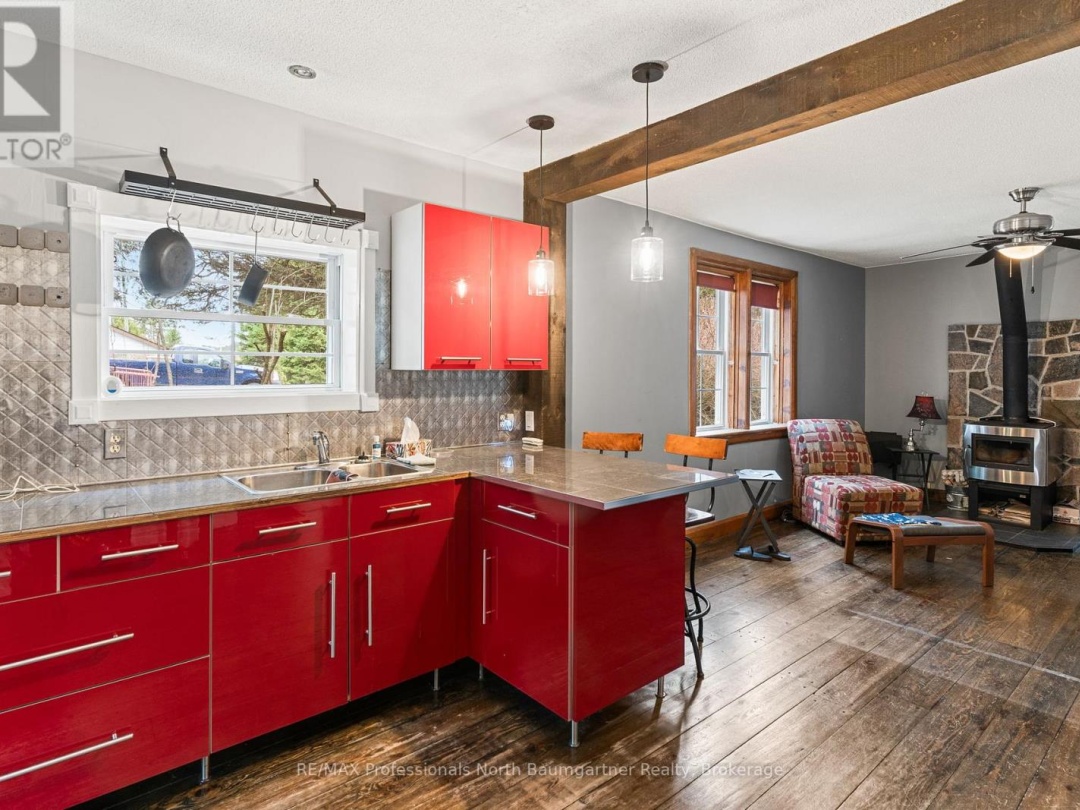 10752 COUNTY ROAD 503, Highlands East (Glamorgan)