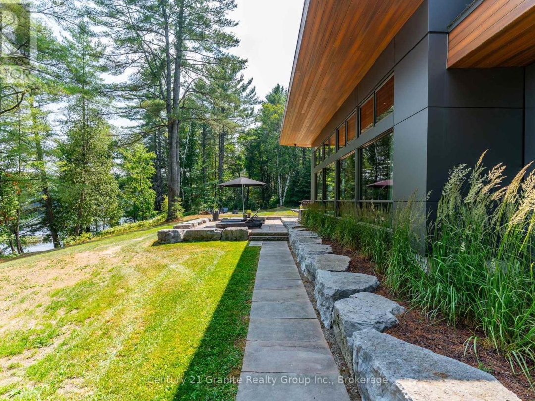 1085 GRACE ROAD, 