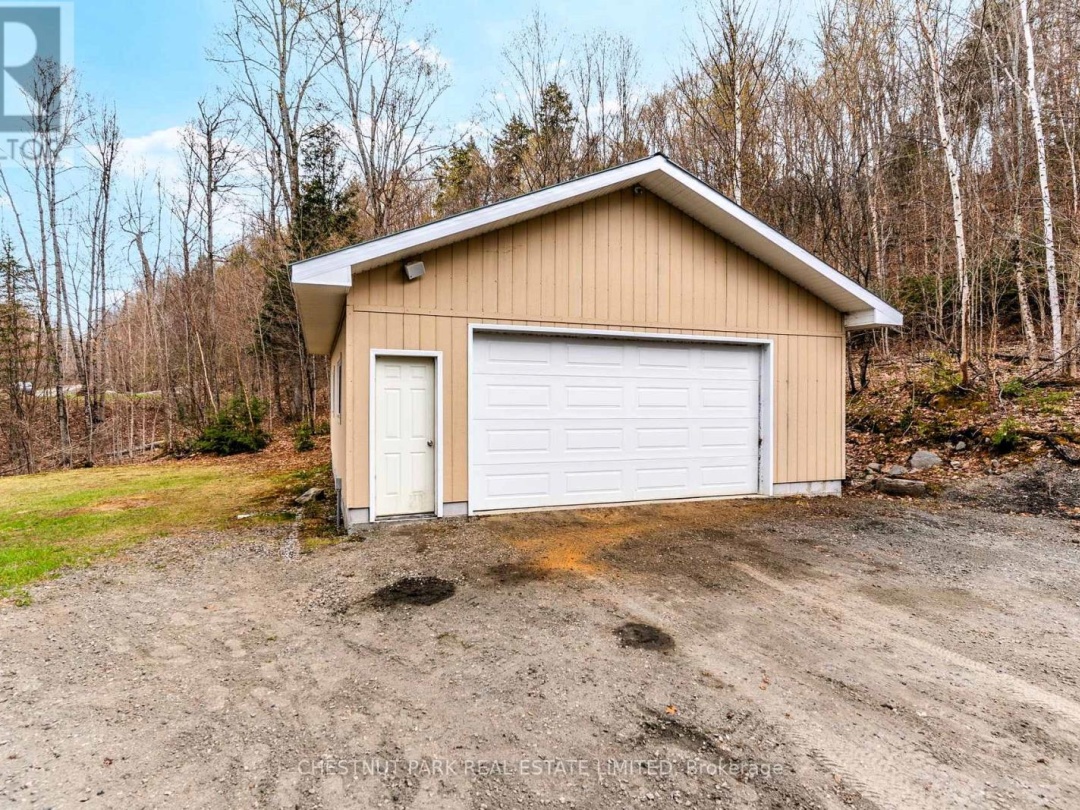 1068 RATTLESNAKE ROAD, Redstone Lake