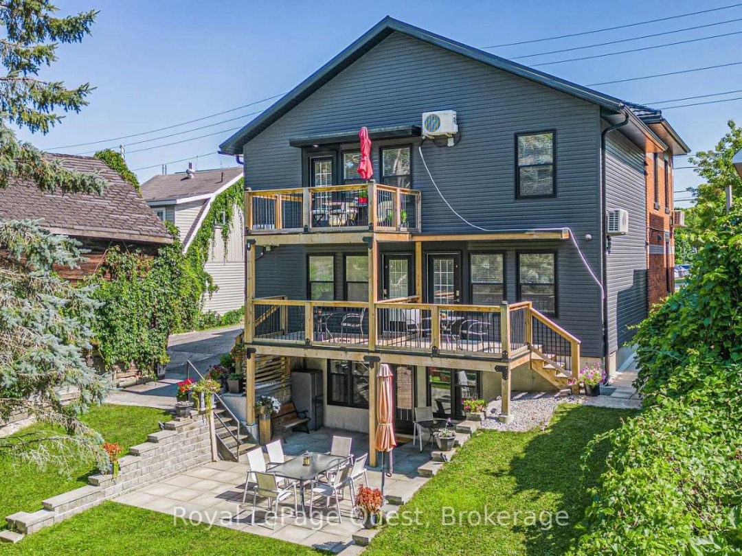 214 MISSISSAGA STREET W, 