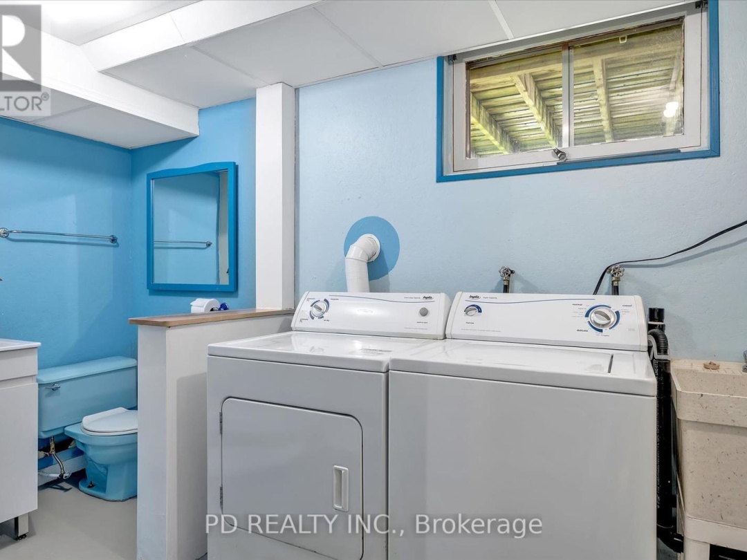 28 BOND STREET E, 