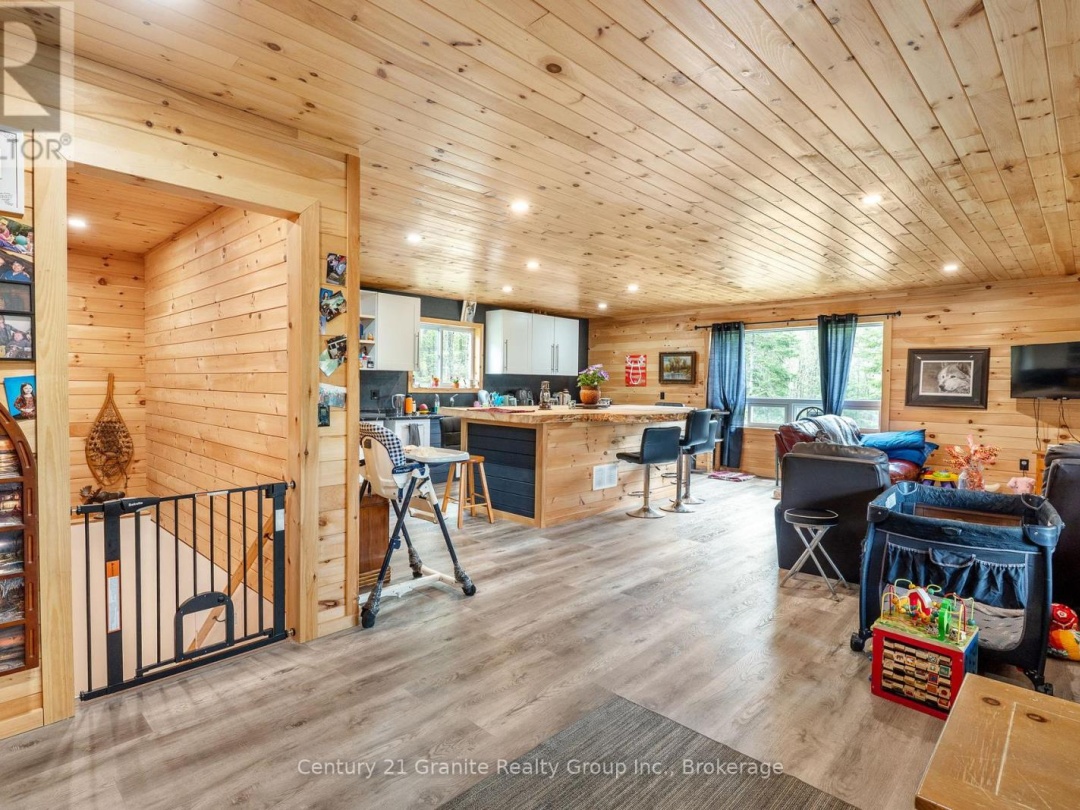 10498 HIGHWAY 118, Algonquin Highlands (Stanhope)