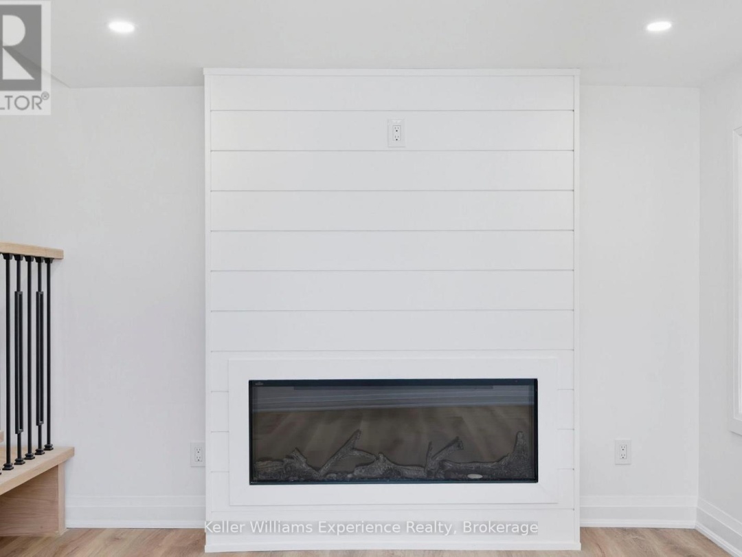 3355 MUSKOKA STREET, Severn (Washago)