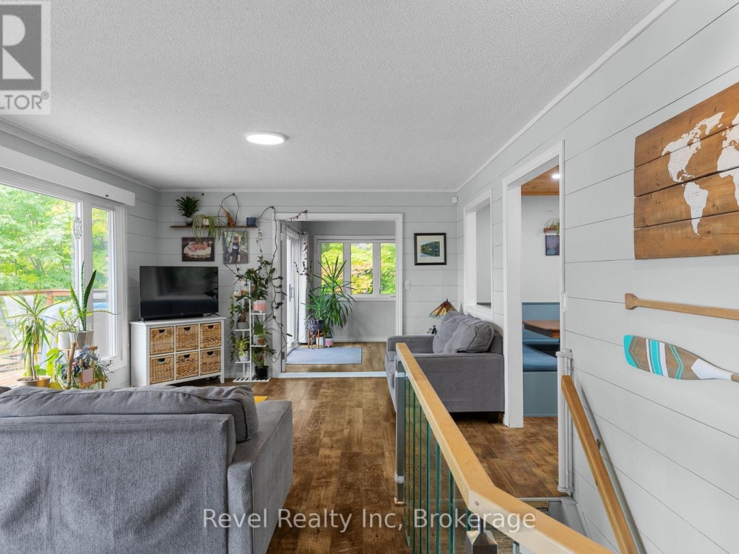 210 BURNETT'S ROAD, Manitouwabing Lake