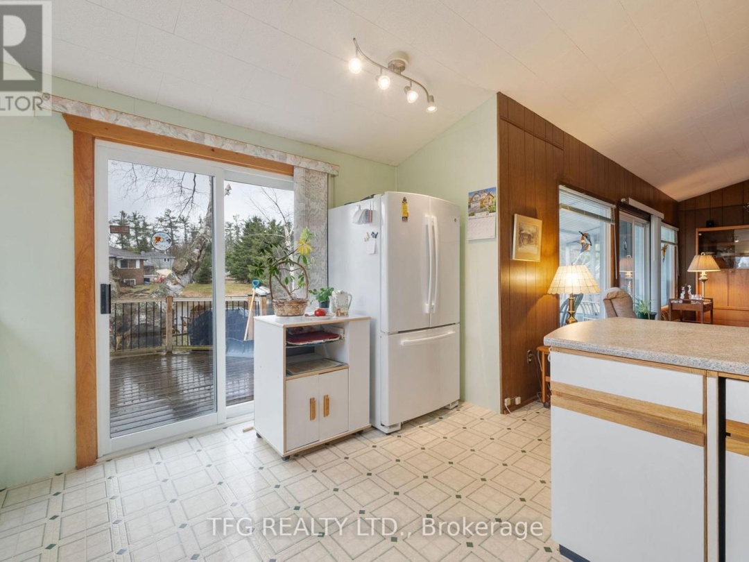 12 NORTH BAYOU ROAD, Sturgeon Lake