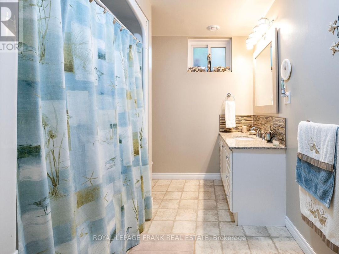 24 GILSON POINT PLACE, 