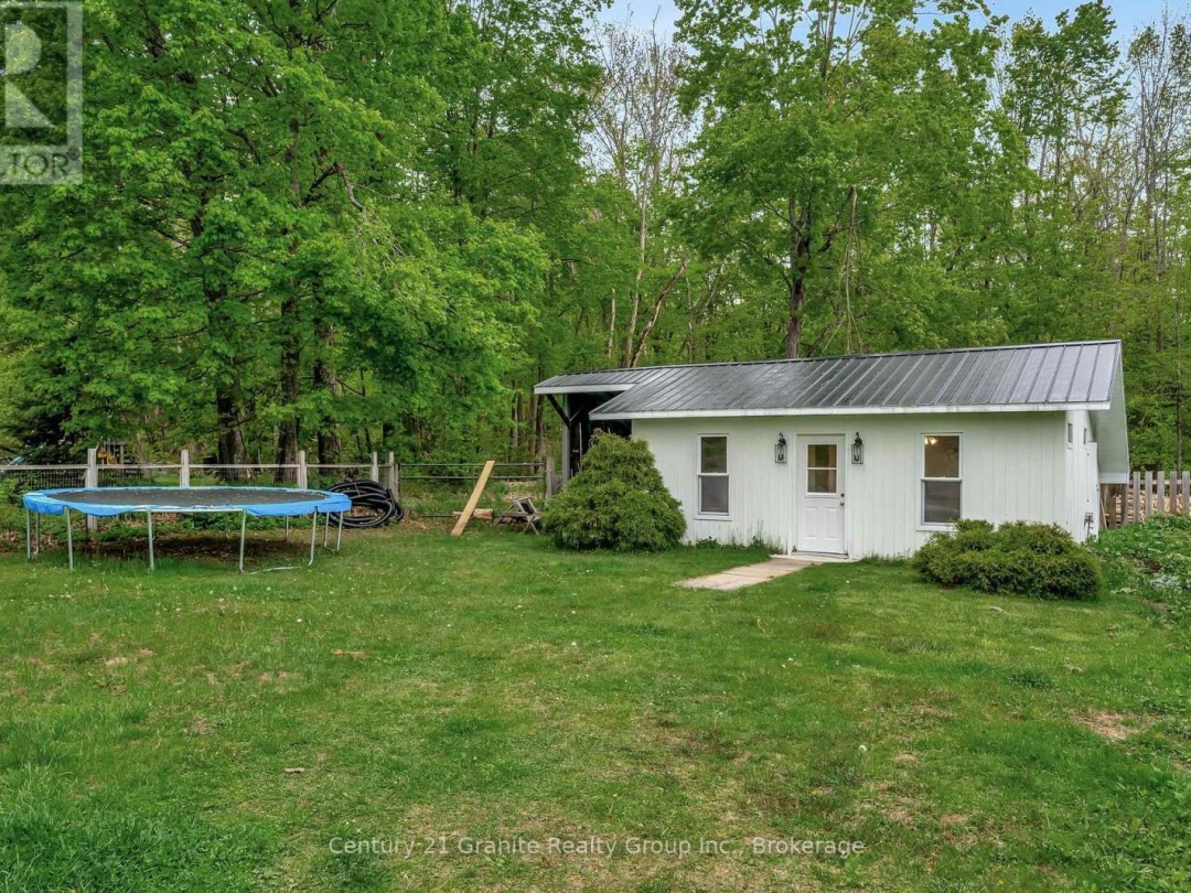 8 BEND STREET, Kawartha Lakes (Kinmount)