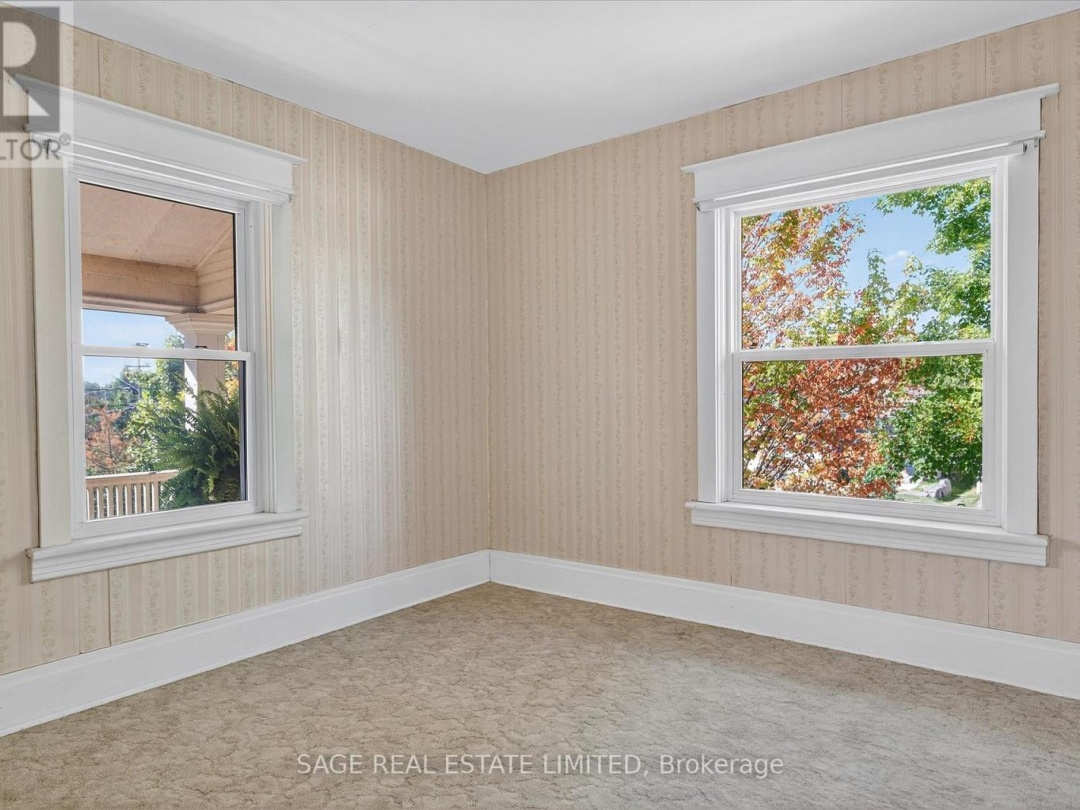 33 JOHN STREET, Kawartha Lakes (Bobcaygeon)