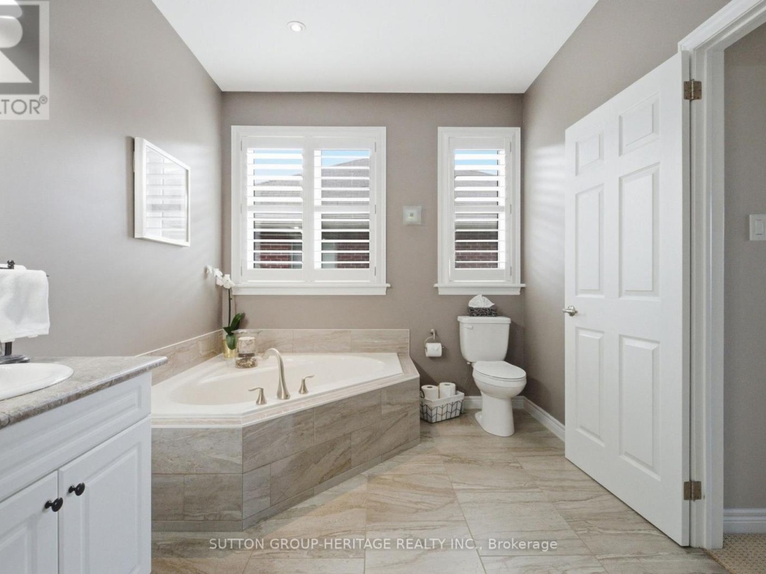 36 HUNTINGWOOD CRESCENT, Kawartha Lakes (Bobcaygeon)